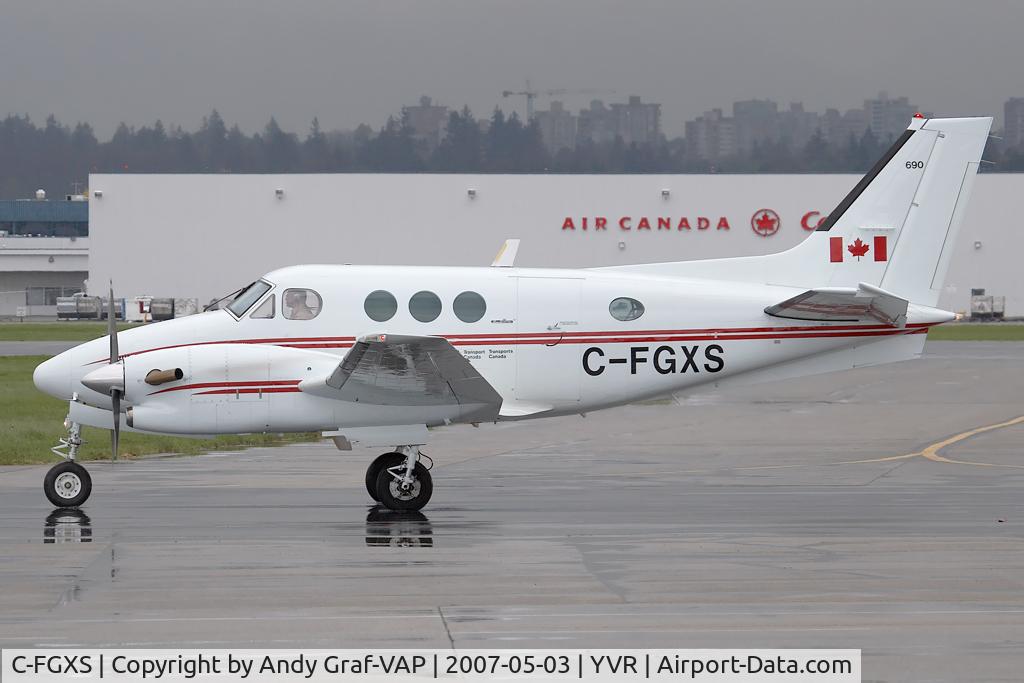 C-FGXS, 1989 Beech C90A King Air C/N LJ-1207, Transport Canada Beech 90
