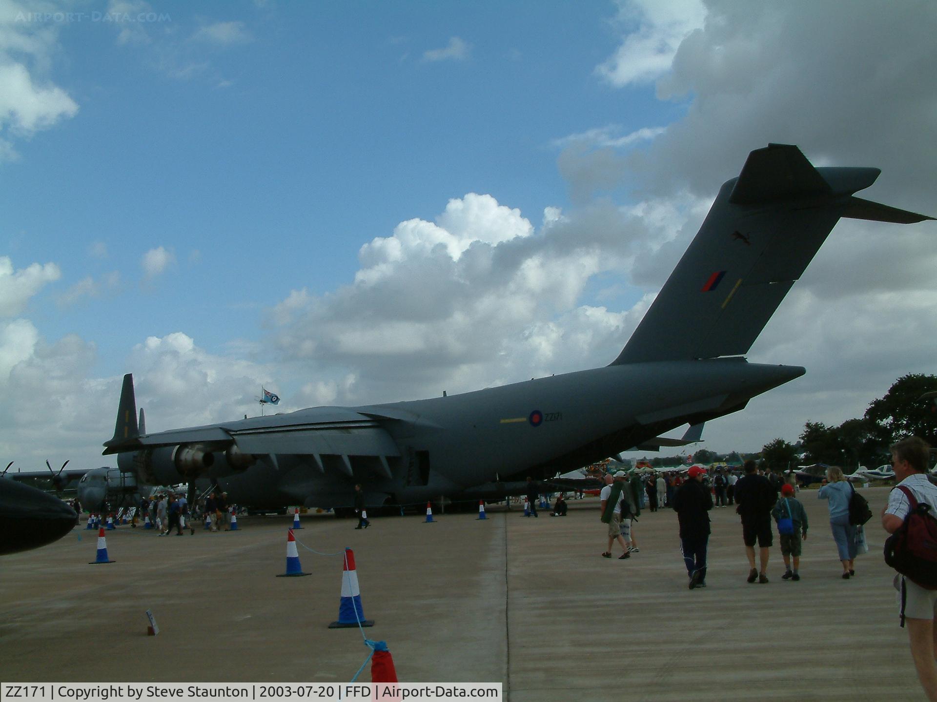 ZZ171, 2000 Boeing C-17A Globemaster III C/N F-007, Royal International Air Tattoo 2003