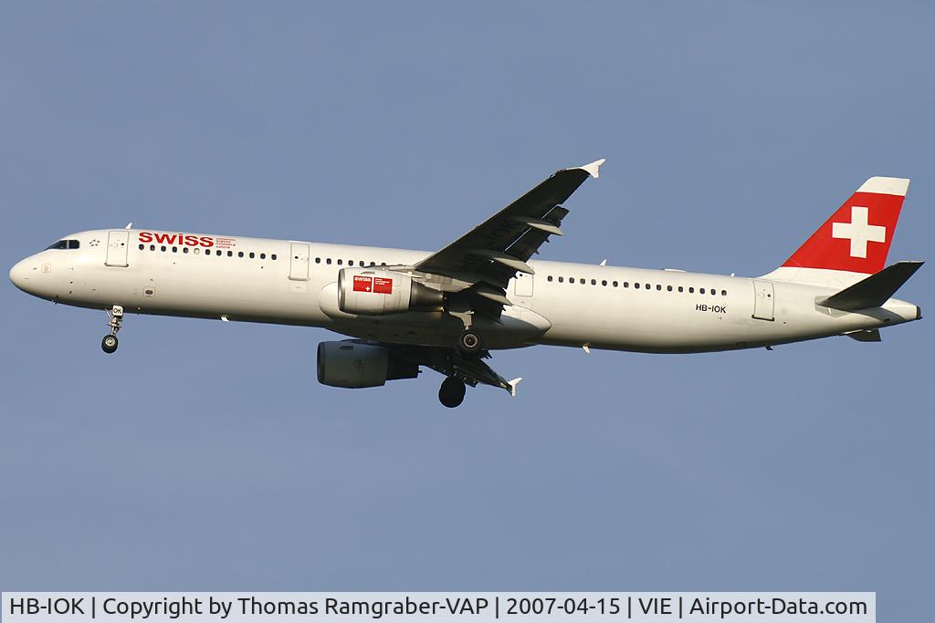 HB-IOK, 1999 Airbus A321-111 C/N 987, Swiss International Air Lines Airbus A321