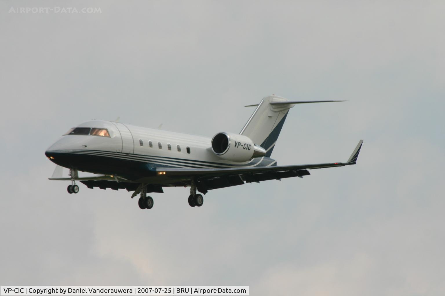 VP-CIC, 1987 Canadair Challenger 601-3A (CL-600-2B16) C/N 5011, arrival to rwy 25L