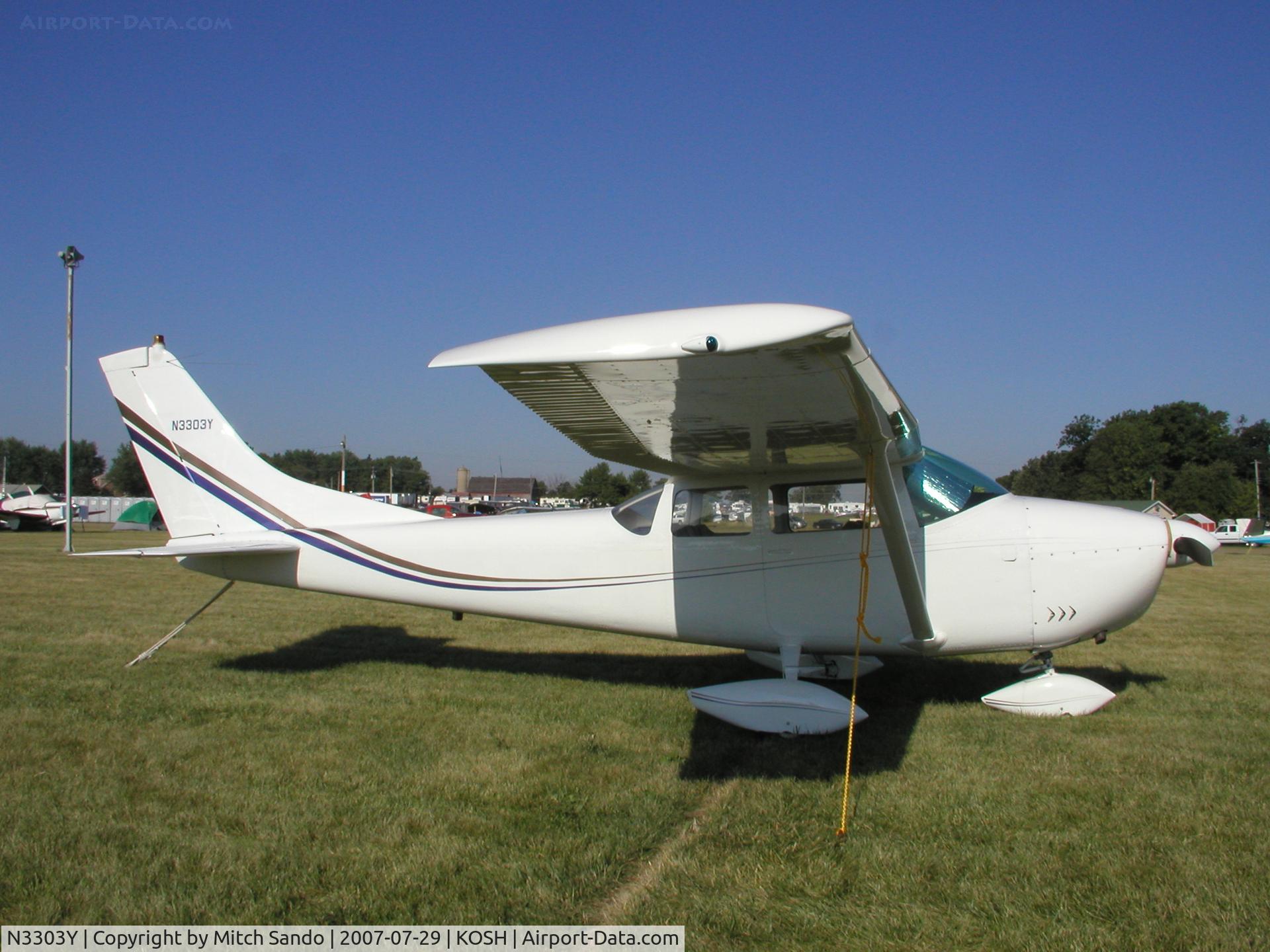 N3303Y, 1962 Cessna 182E Skylane C/N 18254303, EAA AirVenture 2007.