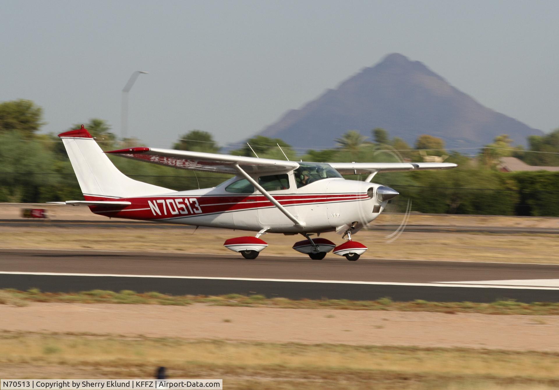 N70513, 1968 Cessna 182L Skylane C/N 18259284, N70513 on take off roll