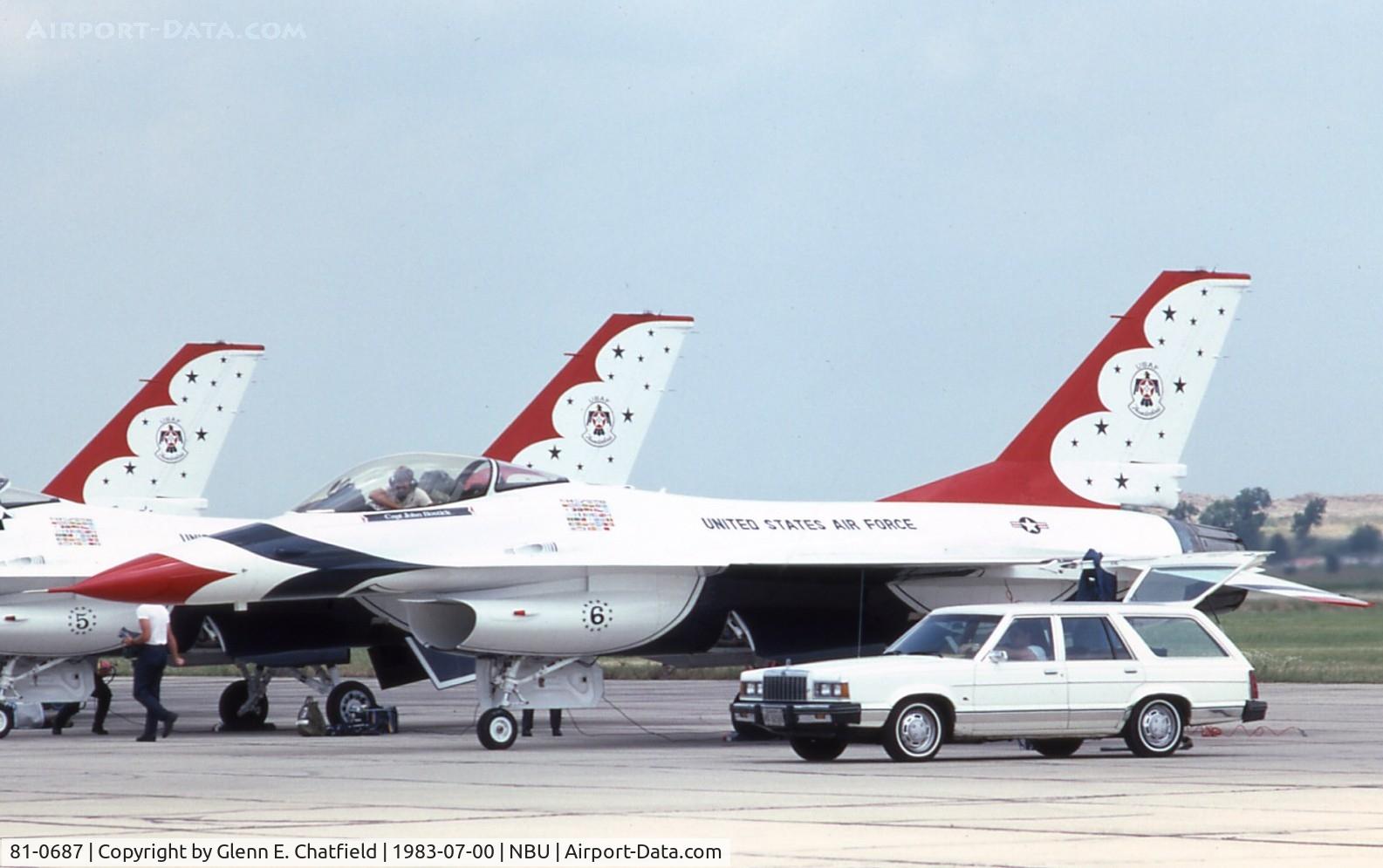 81-0687, General Dynamics F-16A Fighting Falcon C/N 61-368, Thunderbird F-16 parked before the Chicago Air and Water Show