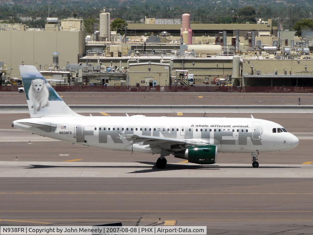 N938FR, 2005 Airbus A319-111 C/N 2406, Lunchtime departure from PHX