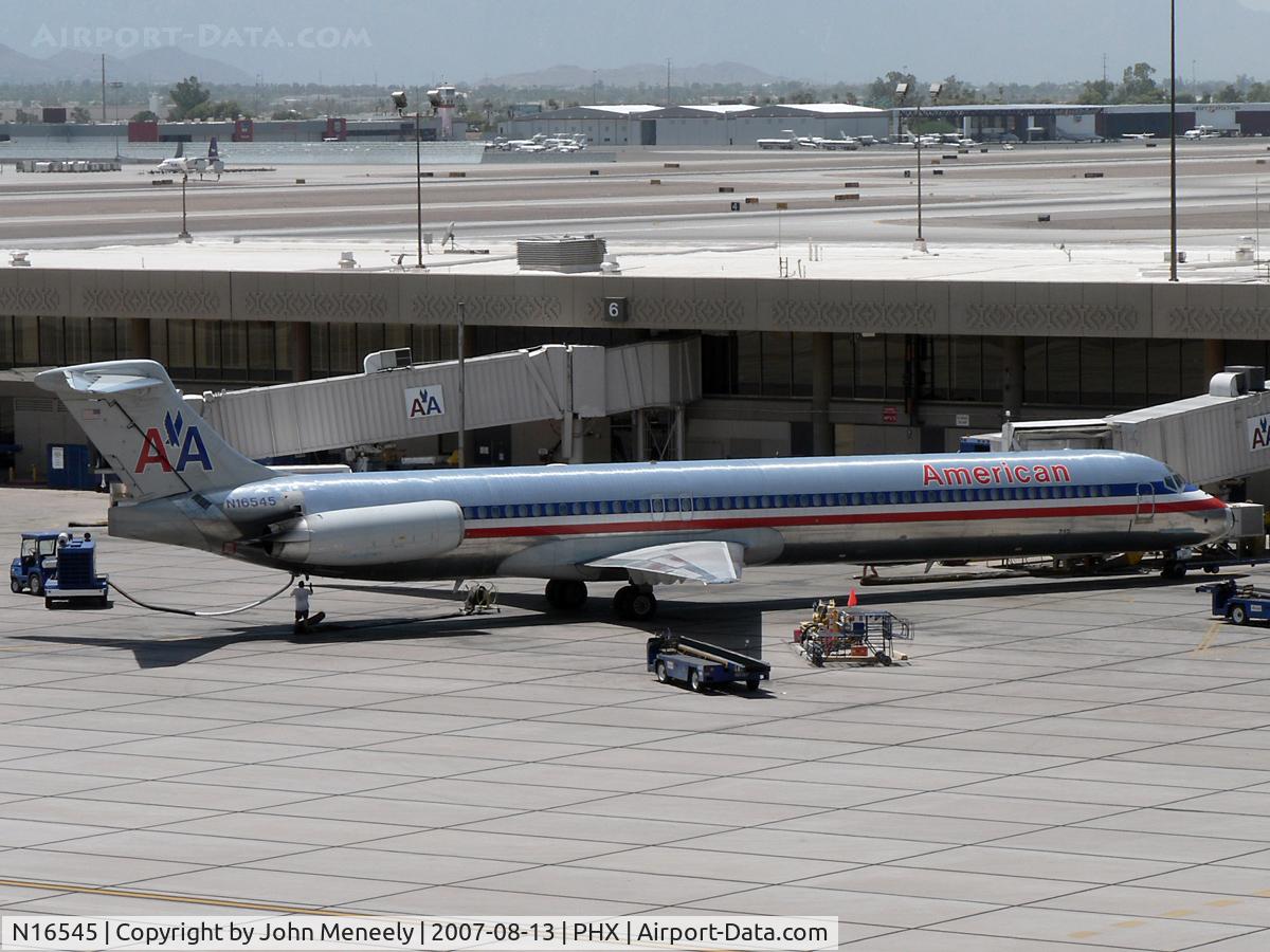 N16545, 1990 McDonnell Douglas MD-82 (DC-9-82) C/N 53027, At the gate