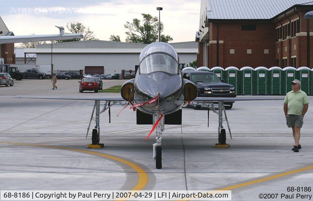 68-8186, 1968 Northrop T-38A Talon C/N T.6191, Such a small frontal silhouette