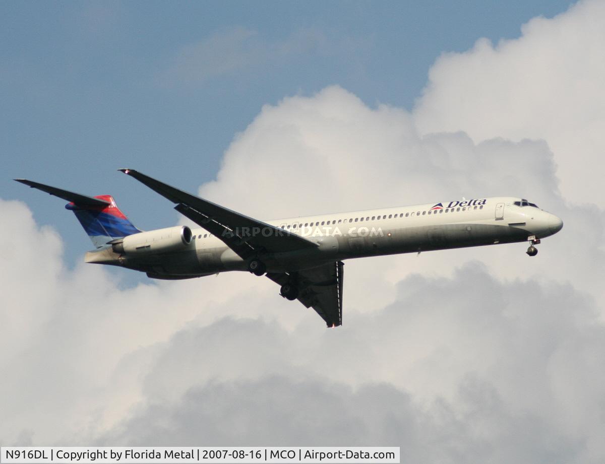 N916DL, 1988 McDonnell Douglas MD-88 C/N 49591, Delta
