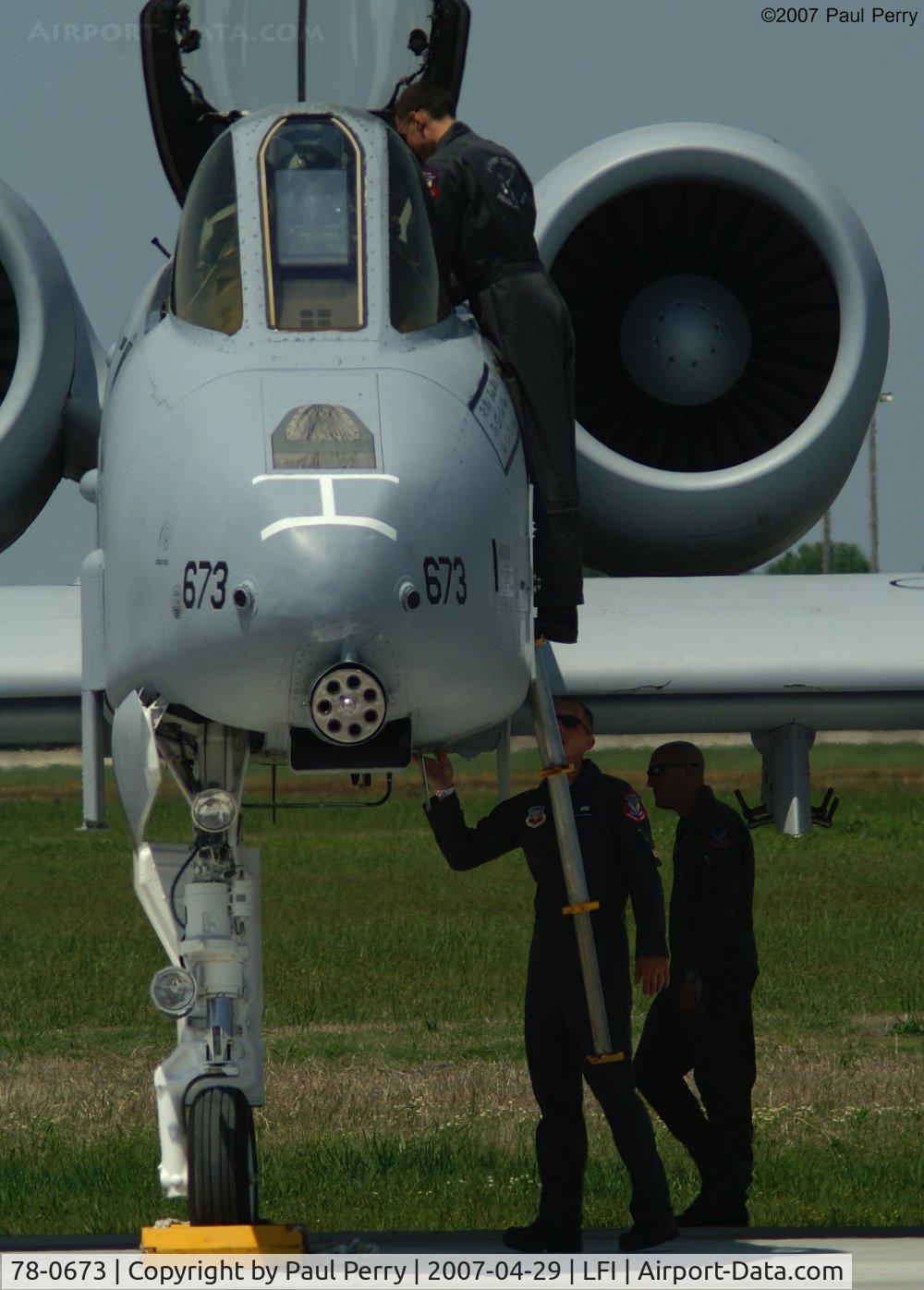 78-0673, 1978 Fairchild Republic A-10A Thunderbolt II C/N A10-0293, Getting her ready for her demo