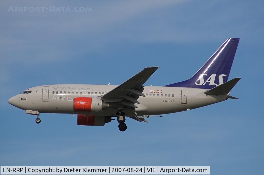LN-RRP, 1999 Boeing 737-683 C/N 28311, SAS  Boeing 737 on final for RWY 34