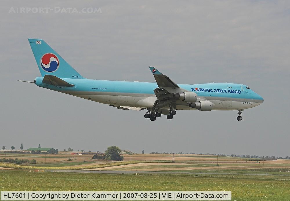 HL7601, 2004 Boeing 747-4B5F/SCD C/N 33949, Korean 747-400 cargo
