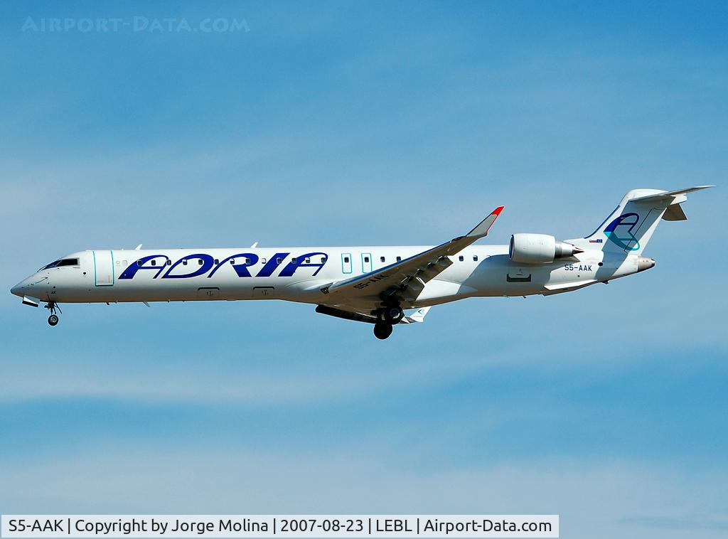 S5-AAK, 2007 Canadair CRJ-900ER (CL-600-2D24) C/N 15128, CR9 on short final RWY 25R.