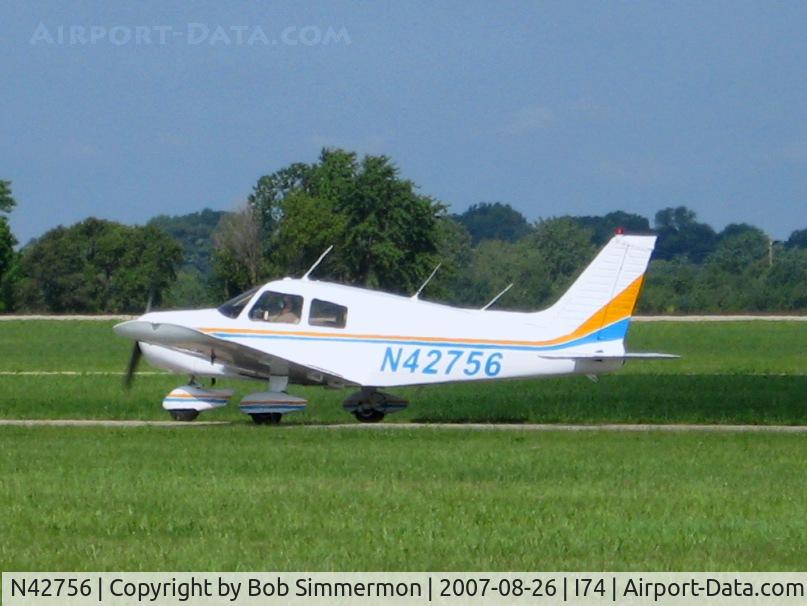 N42756, 1974 Piper PA-28-140 C/N 28-7425317, Departing Urbana, OH
