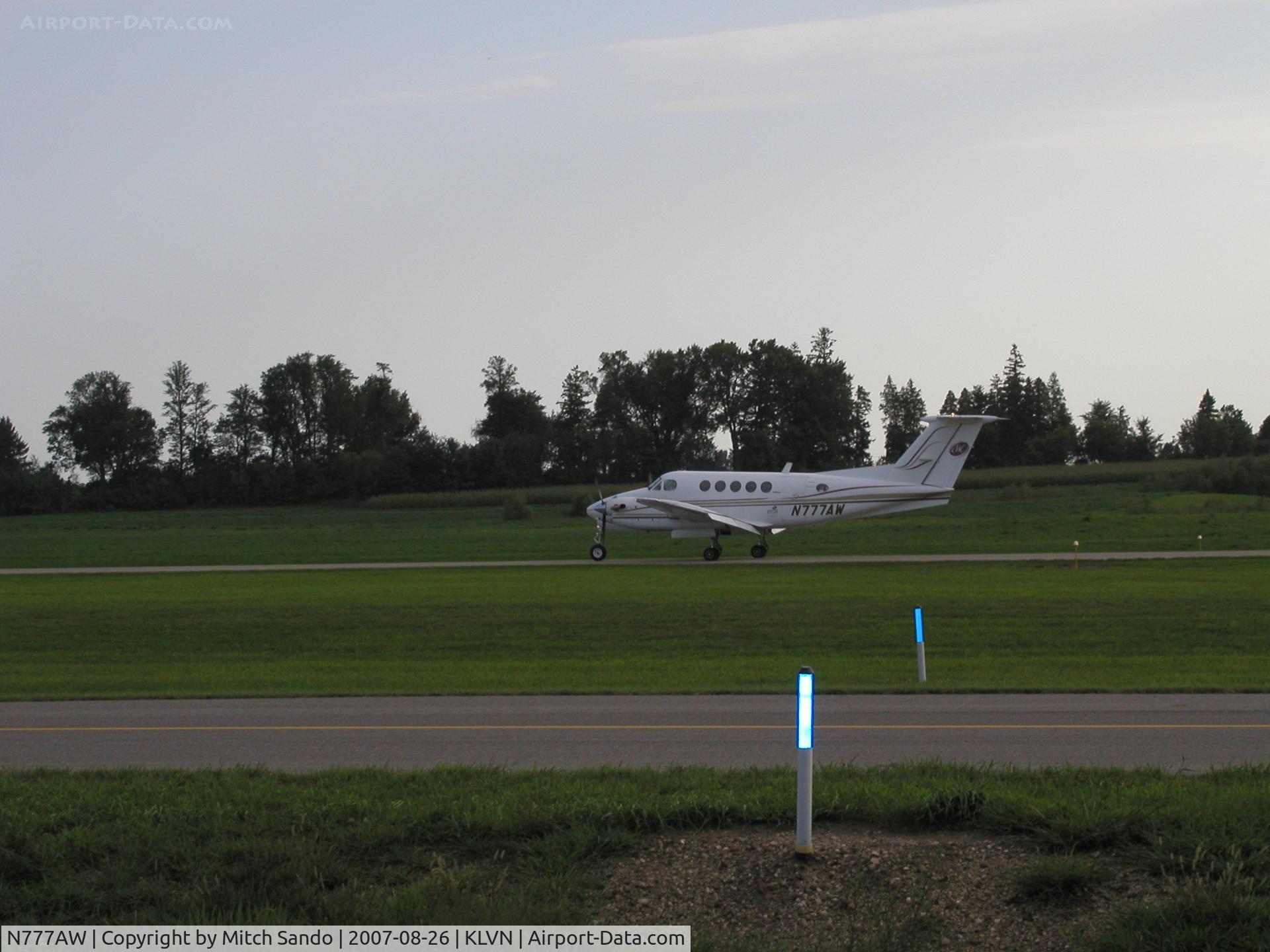 N777AW, 1979 Beech 200 C/N BB-536, Landing Runway 12 from Michigan City, IN (MGC).