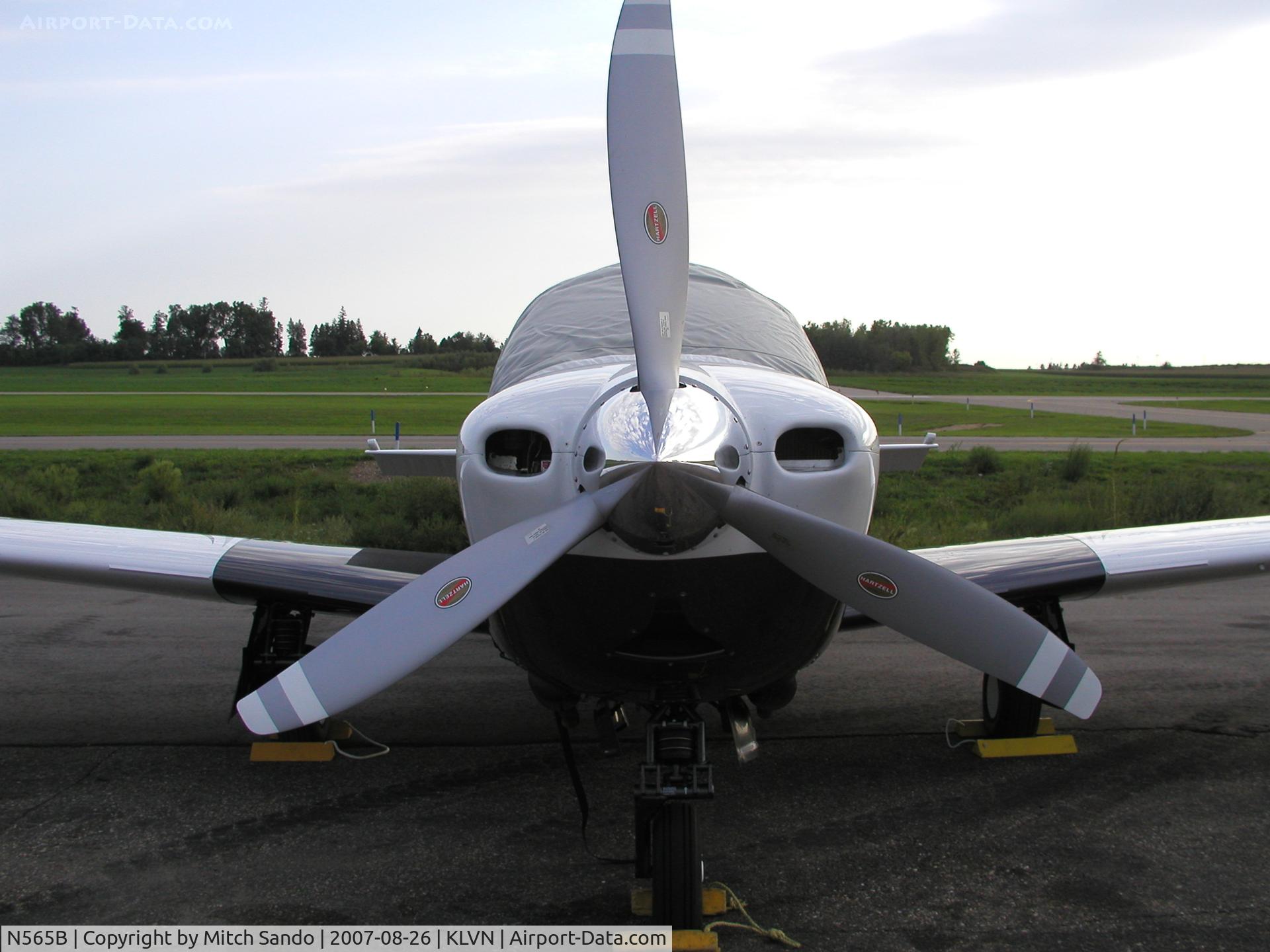 N565B, 2006 Mooney M20R Ovation C/N 29-0458, Parked on the ramp at Airlake.
