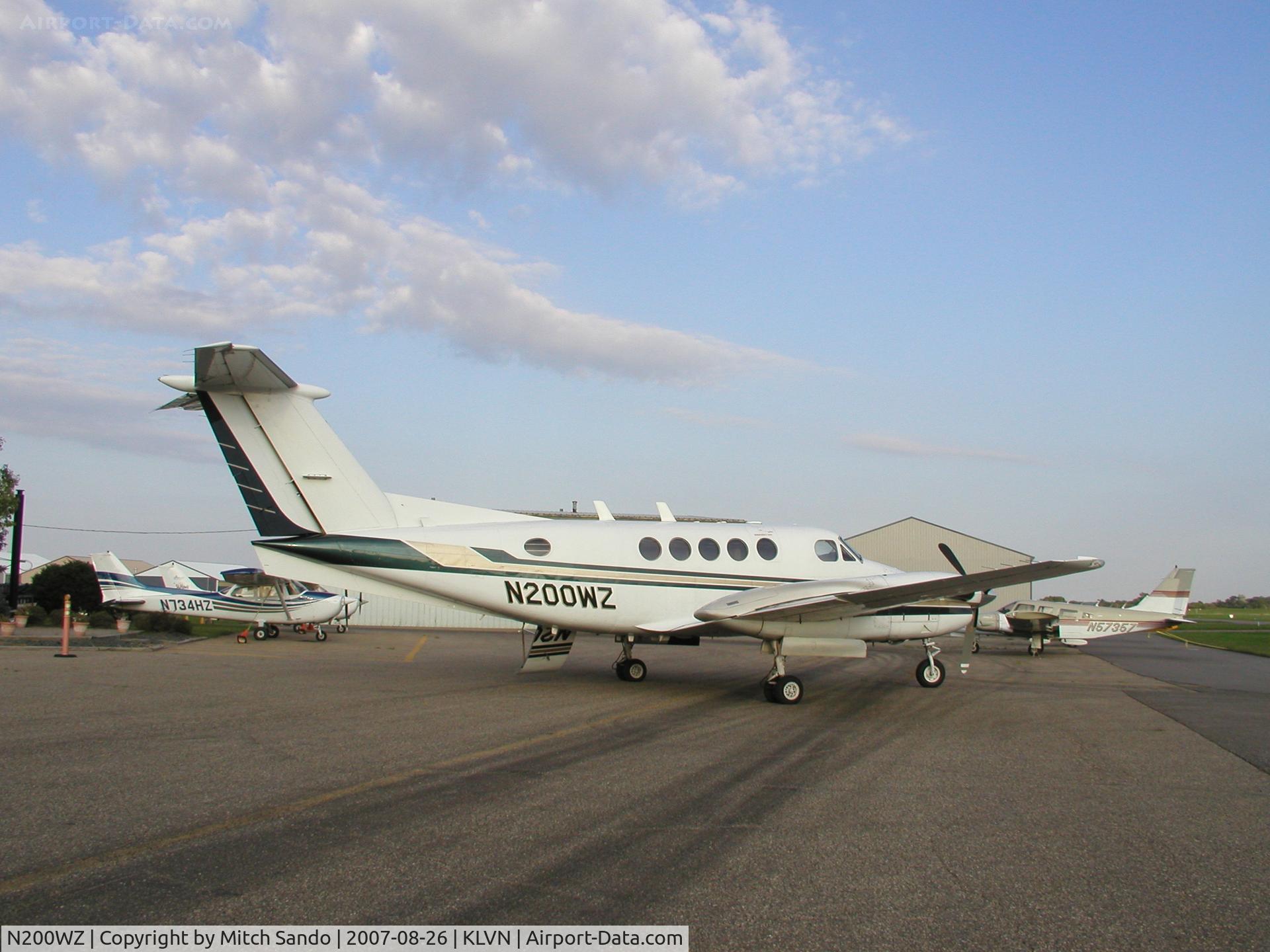 N200WZ, 1975 Beech 200 King Air C/N BB-89, Parked on the ramp at Airlake after a flight from Mount Pleasant, IA (MPZ).