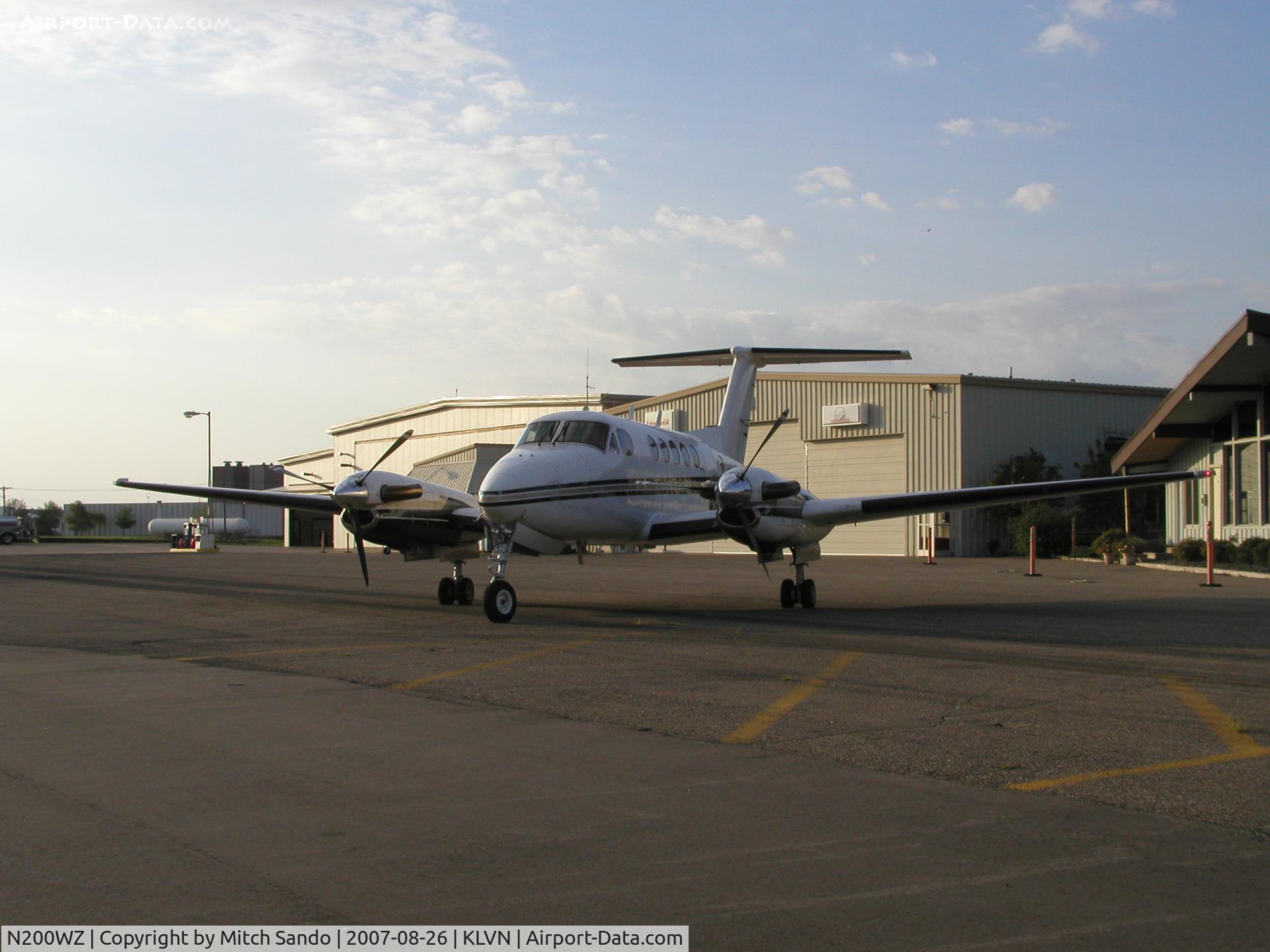 N200WZ, 1975 Beech 200 King Air C/N BB-89, Parked on the ramp at Airlake.