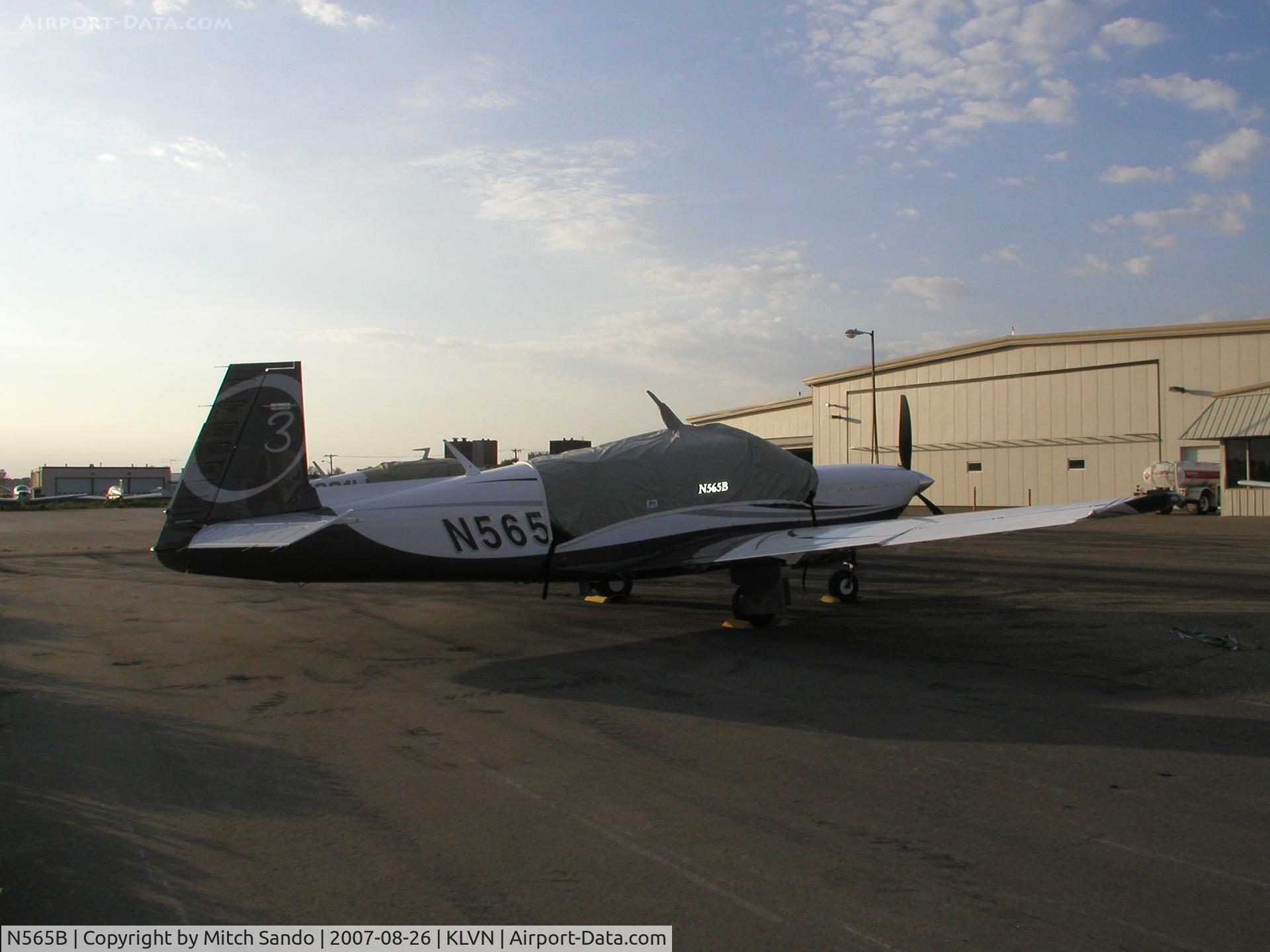 N565B, 2006 Mooney M20R Ovation C/N 29-0458, Parked on the ramp at Airlake.