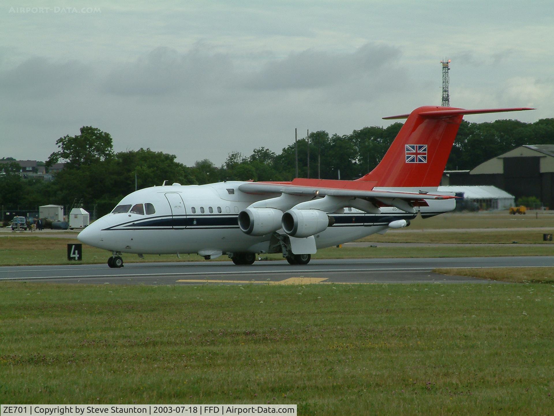 ZE701, 1985 British Aerospace BAe.146 CC.2 C/N E1029, Royal International Air Tattoo 2003