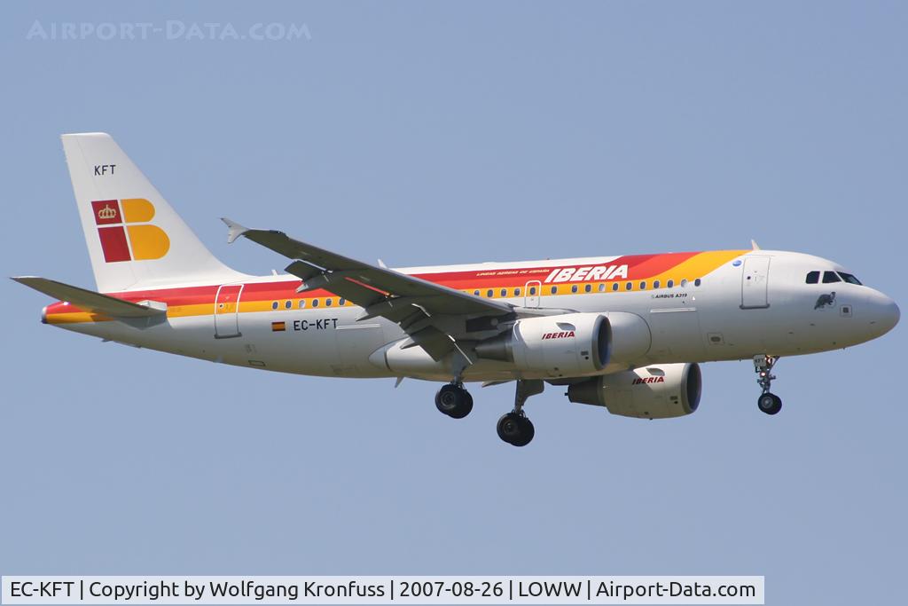 EC-KFT, 2007 Airbus A319-111 C/N 3179, little spanish Bus on short finals RWY34