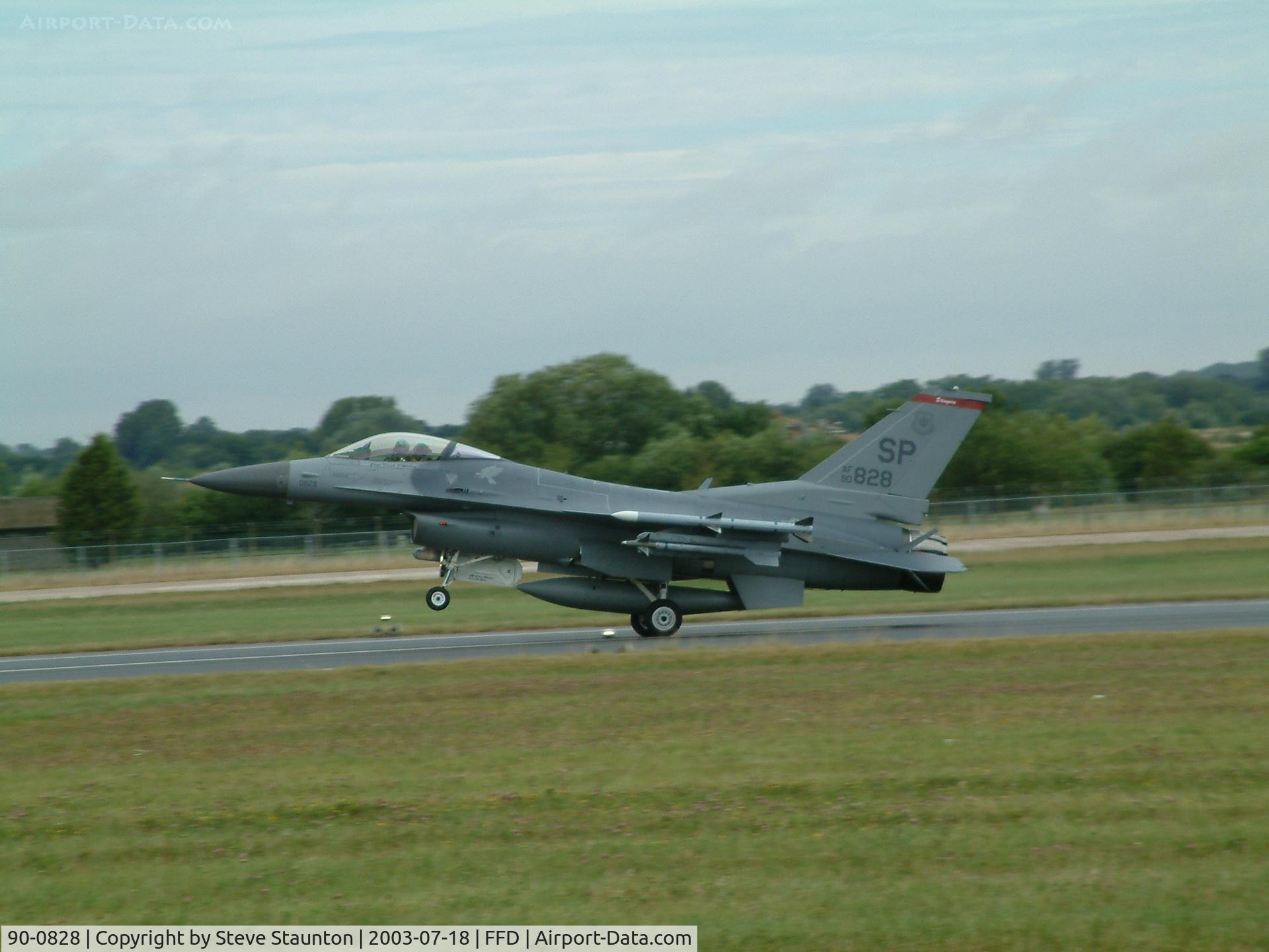 90-0828, General Dynamics F-16CG Night Falcon C/N CC-28, Royal International Air Tattoo 2003