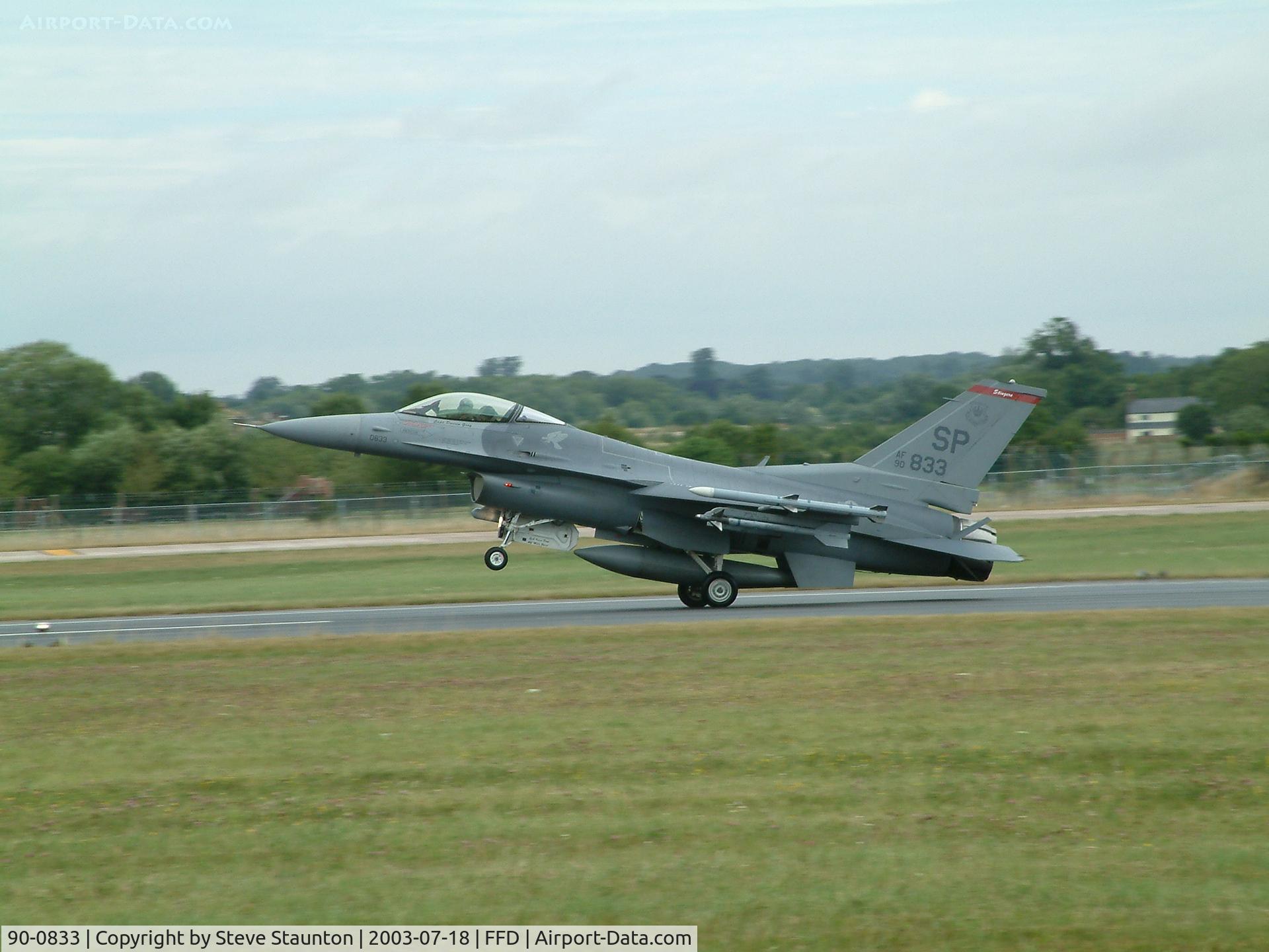 90-0833, General Dynamics F-16CG Night Falcon C/N CC-33, Royal International Air Tattoo 2003