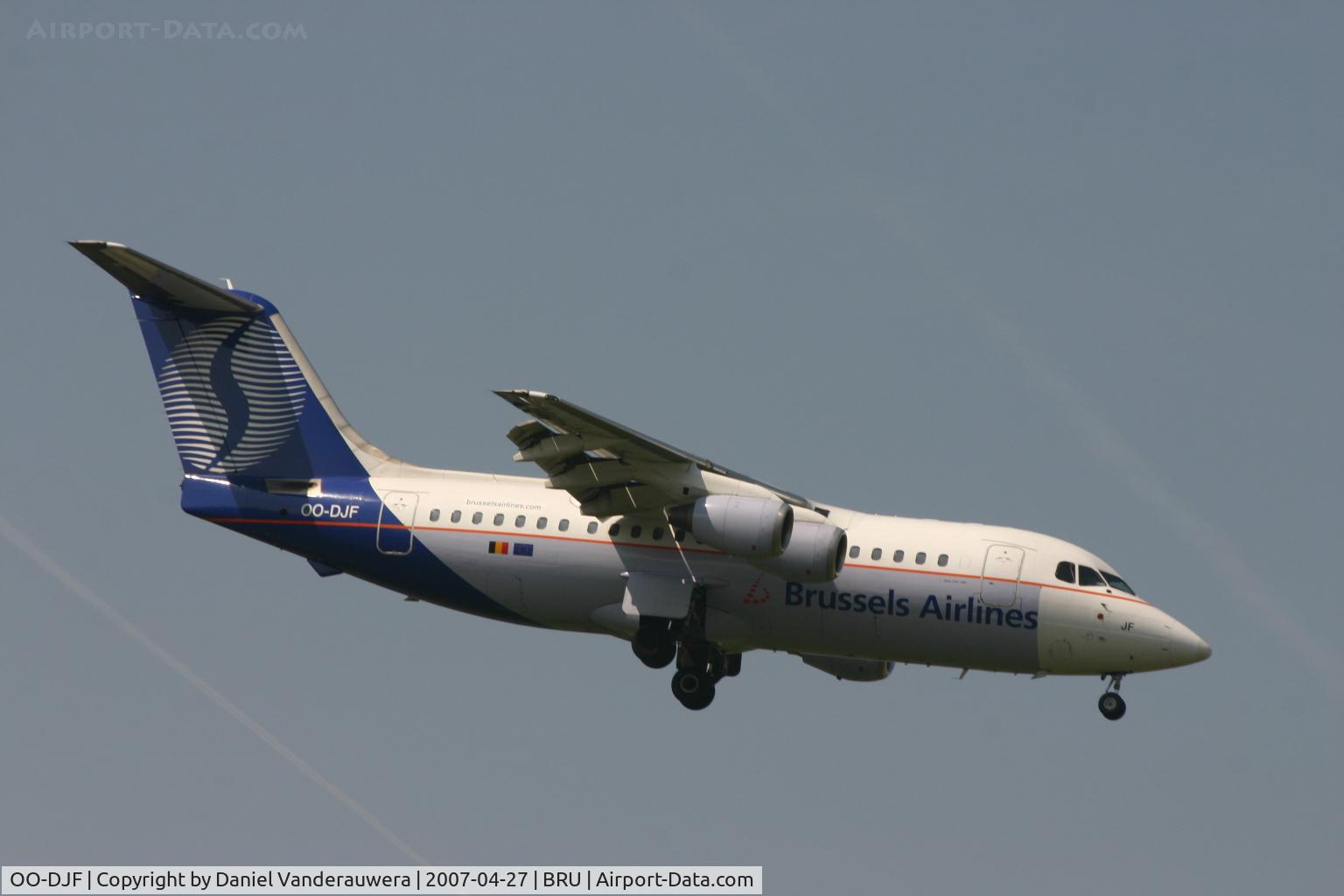 OO-DJF, 1990 British Aerospace BAe.146-200 C/N E2167, descending to rwy 02