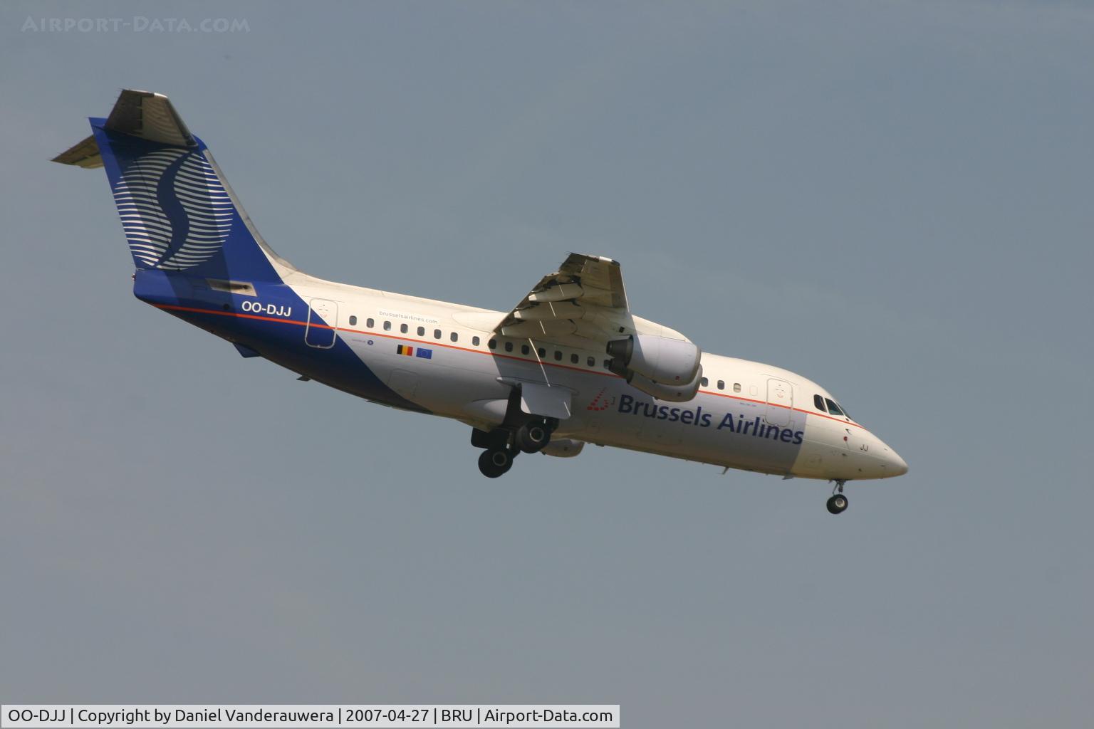 OO-DJJ, 1991 British Aerospace BAe.146-200 C/N E2196, descending to rwy 02