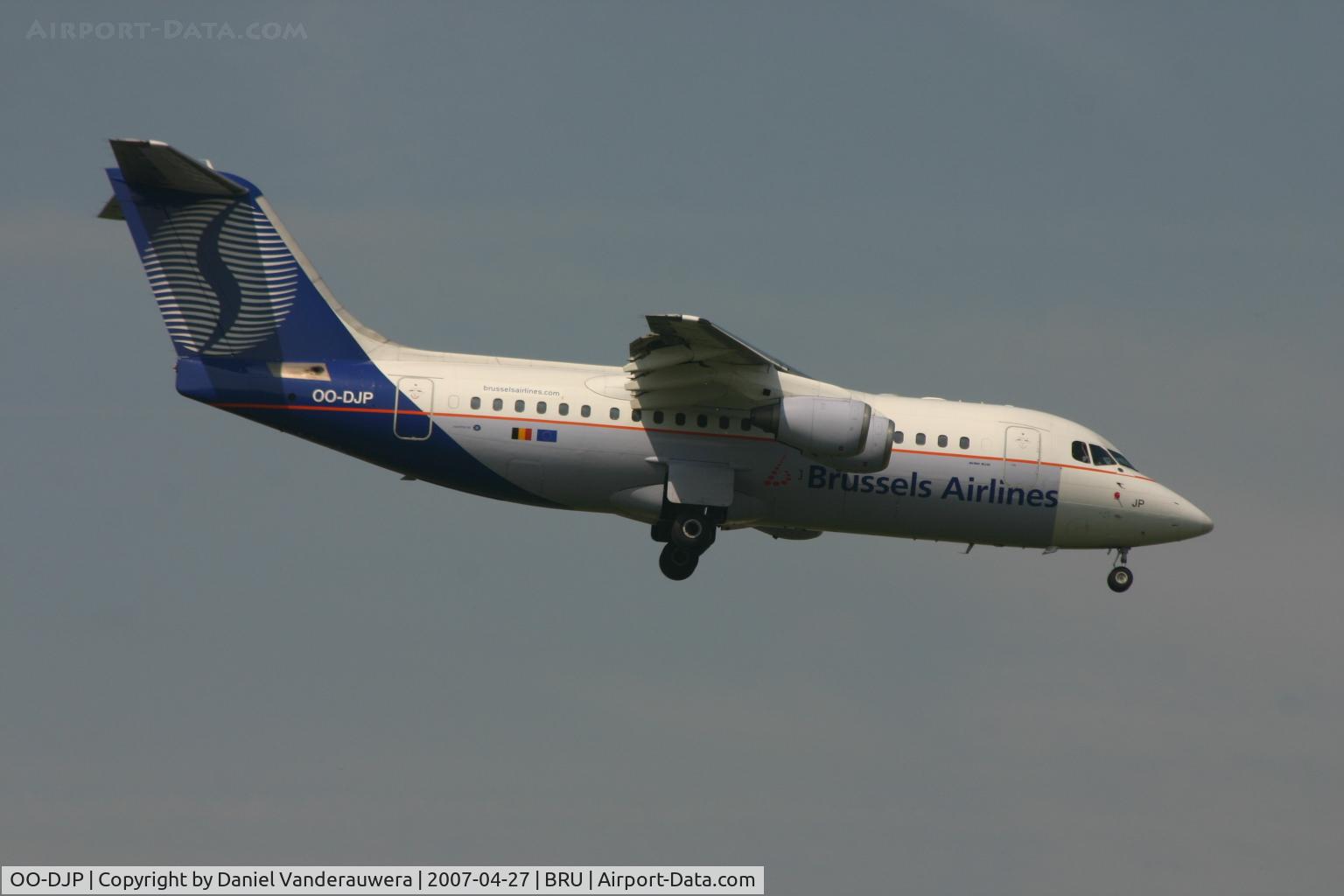 OO-DJP, 1996 British Aerospace Avro 146-RJ85 C/N E.2287, descending to rwy 02