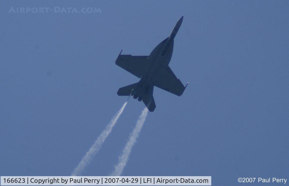 166623, Boeing F/A-18F Super Hornet C/N F116, Streaming fuel from the vents at 12:00 high