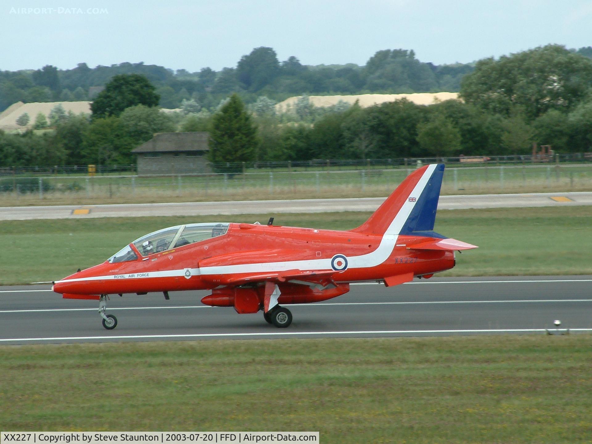 XX227, 1978 Hawker Siddeley Hawk T.1A C/N 063/312063, Royal International Air Tattoo 2003