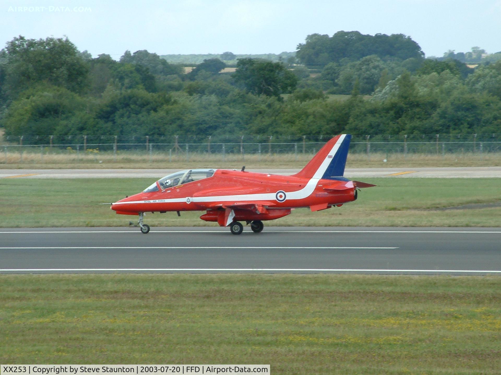 XX253, 1978 Hawker Siddeley Hawk T.1A C/N 089/312089, Royal International Air Tattoo 2003