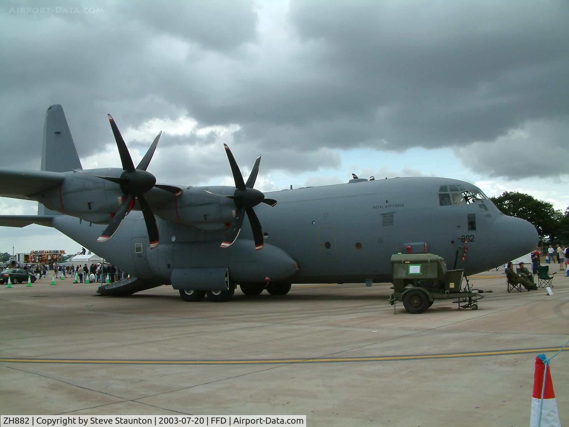 ZH882, 1999 Lockheed Martin C-130J Hercules C.5 C/N 382-5480, Royal International Air Tattoo 2003