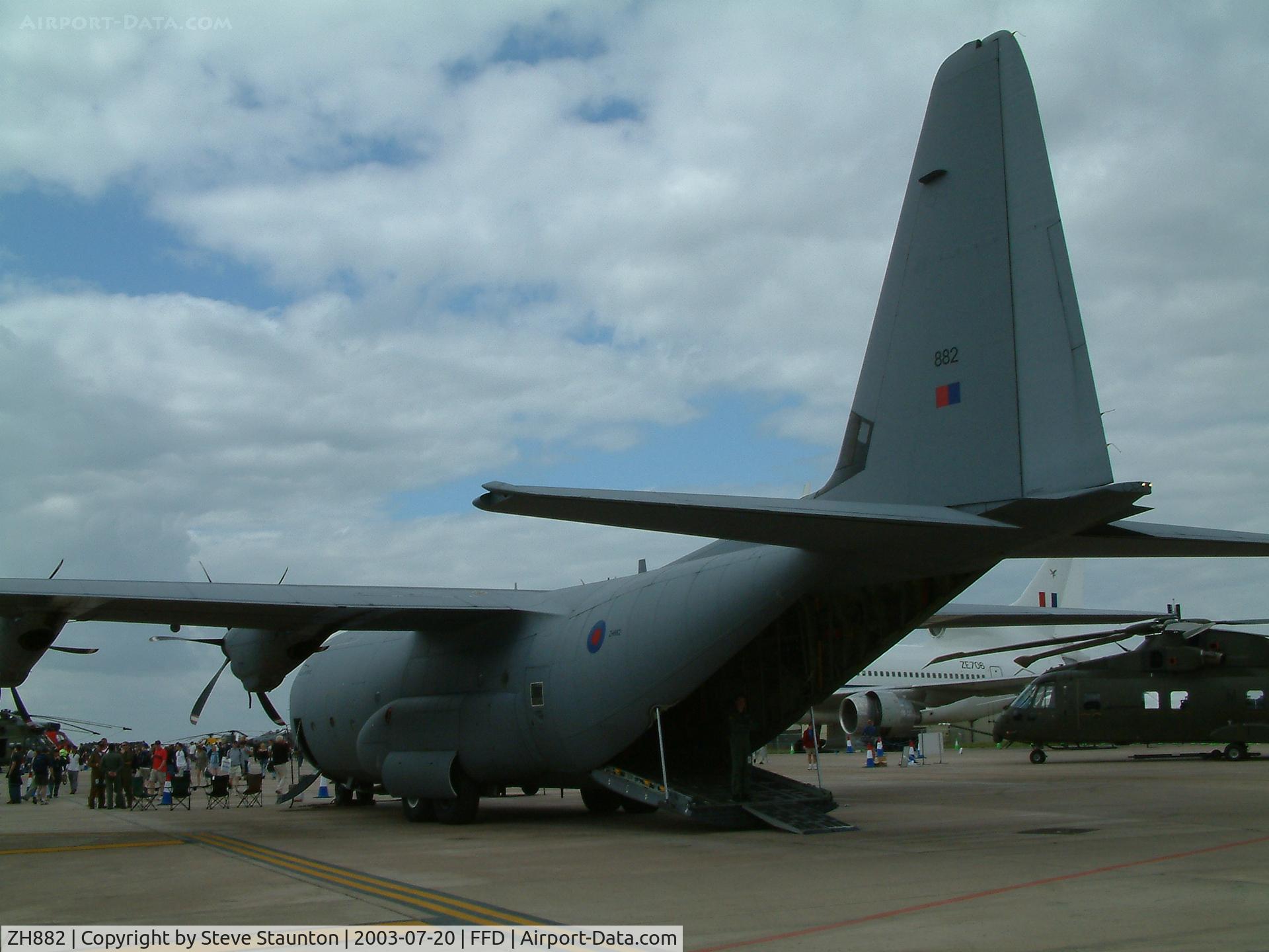 ZH882, 1999 Lockheed Martin C-130J Hercules C.5 C/N 382-5480, Royal International Air Tattoo 2003