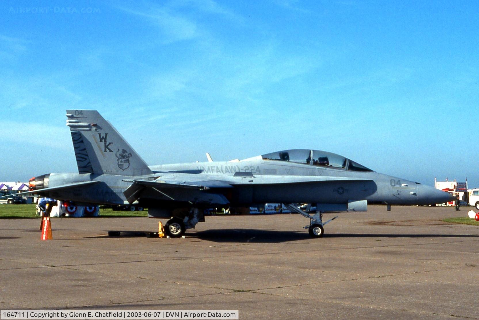 164711, McDonnell Douglas F/A-18D Hornet C/N 1153, F/A-18D  at the Quad Cities Air Show