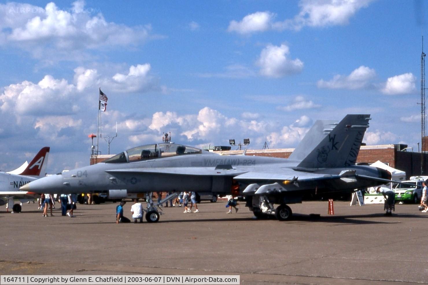164711, McDonnell Douglas F/A-18D Hornet C/N 1153, F/A-18D  at the Quad Cities Air Show