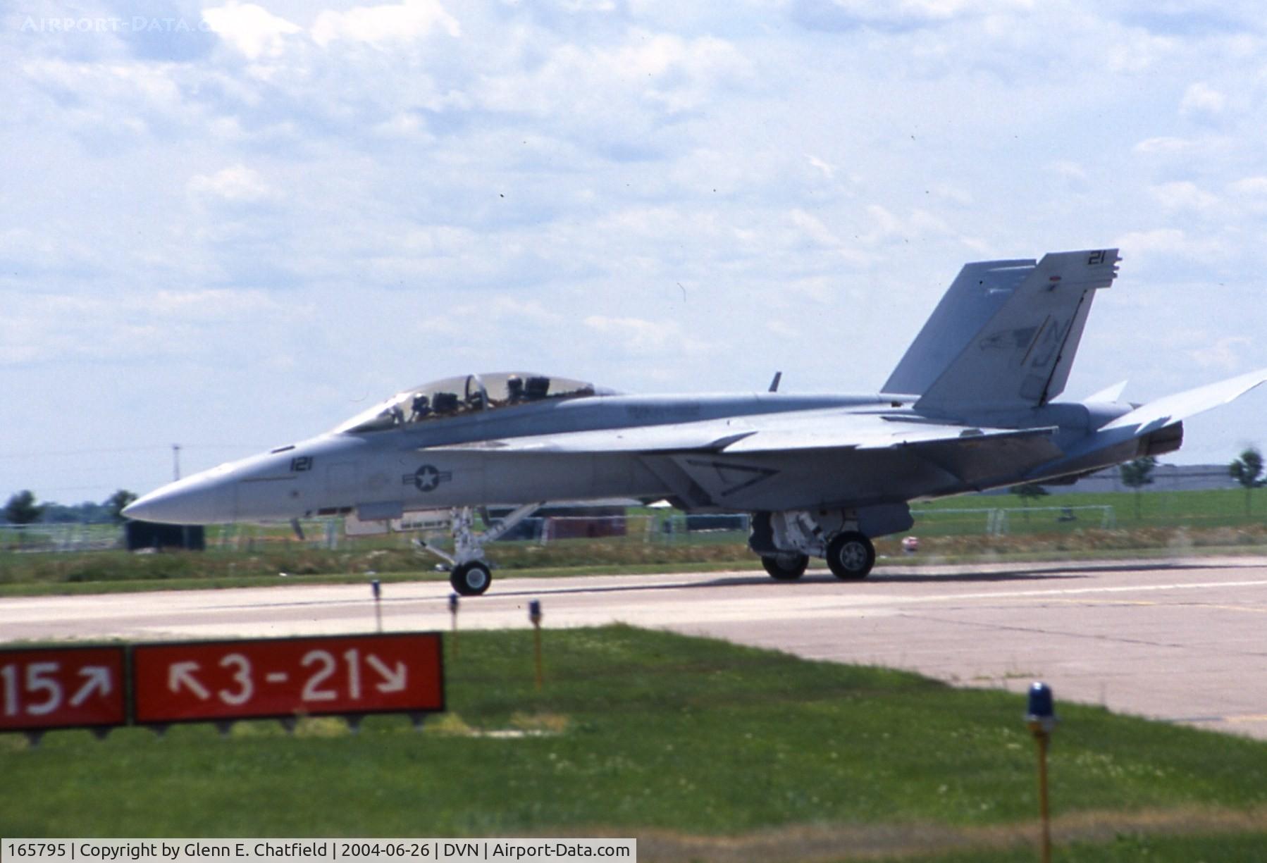 165795, Boeing F/A-18F Super Hornet C/N 1522/F021, F/A-18F at the Quad Cities Air Show