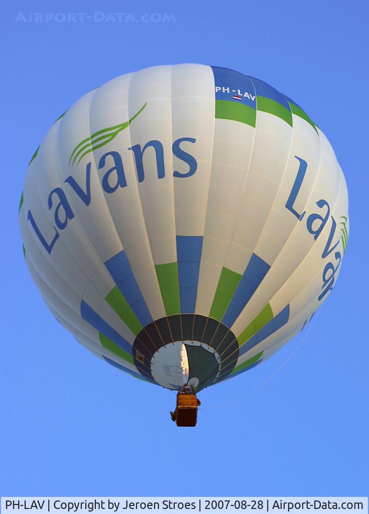 PH-LAV, 2007 Schroeder Fire Balloons G C/N 1247, Flying over Heeze, Netherlands