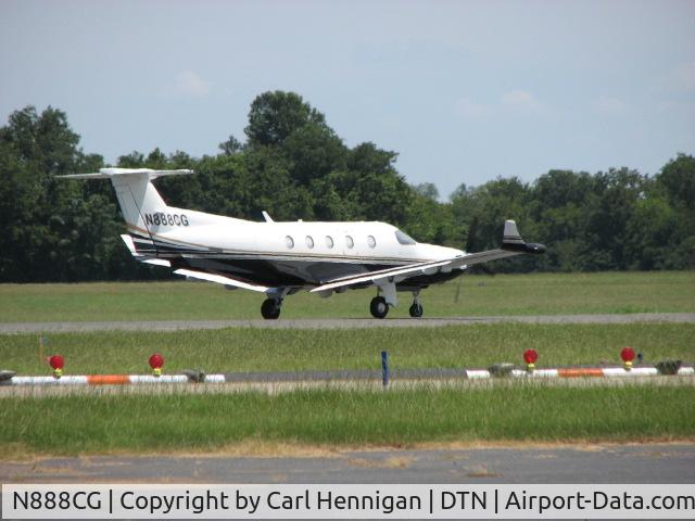 N888CG, 1995 Pilatus PC-12 C/N 127, Departing runway 14