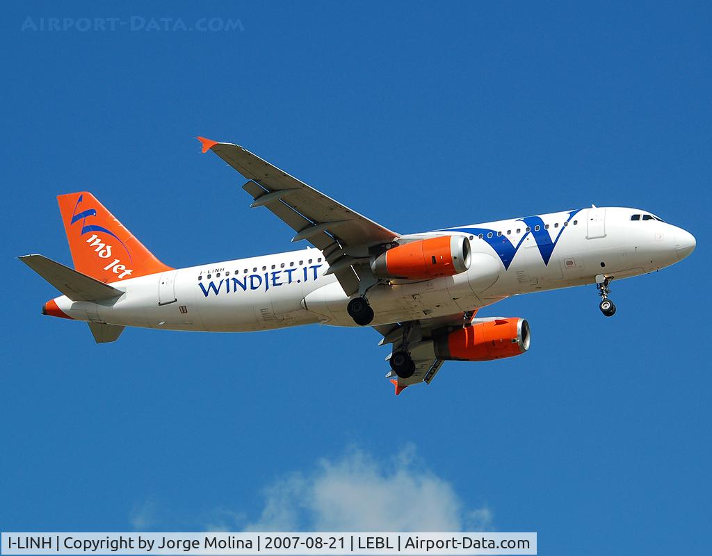I-LINH, 1991 Airbus A320-231 C/N 163, Beautiful sky for this Windjet, on final RWY 07L.