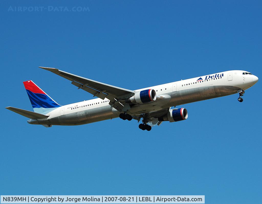 N839MH, 2001 Boeing 767-432/ER C/N 29712, 