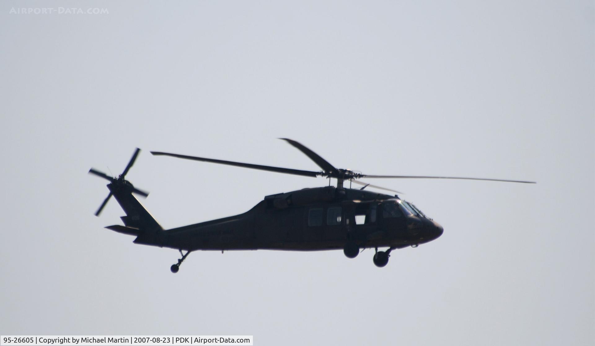 95-26605, 1995 Sikorsky UH-60L Black Hawk C/N 70-2122, Over flying PDK