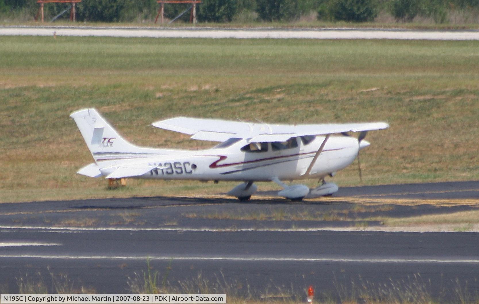 N19SC, 2001 Cessna T182T Turbo Skylane C/N T18208101, Taxing to Runway 20L