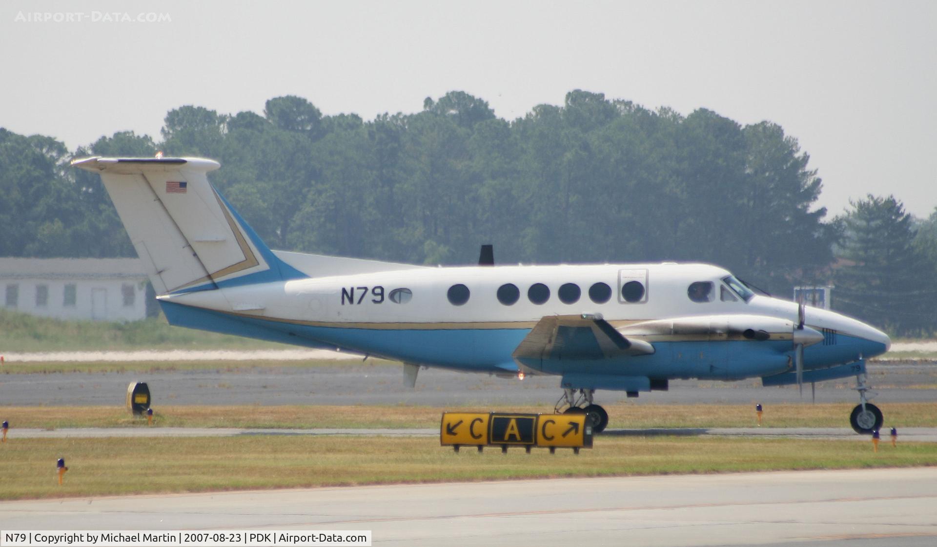 N79, 1988 Beech 300 C/N FF-14, FlightWatch Taxing To Mercury Air Center