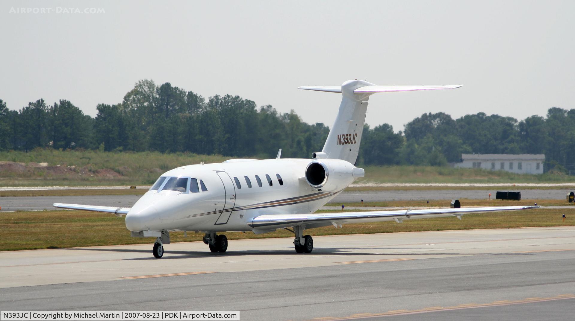 N393JC, Cessna 650 C/N 650-0113, Taxing to Runway 20L