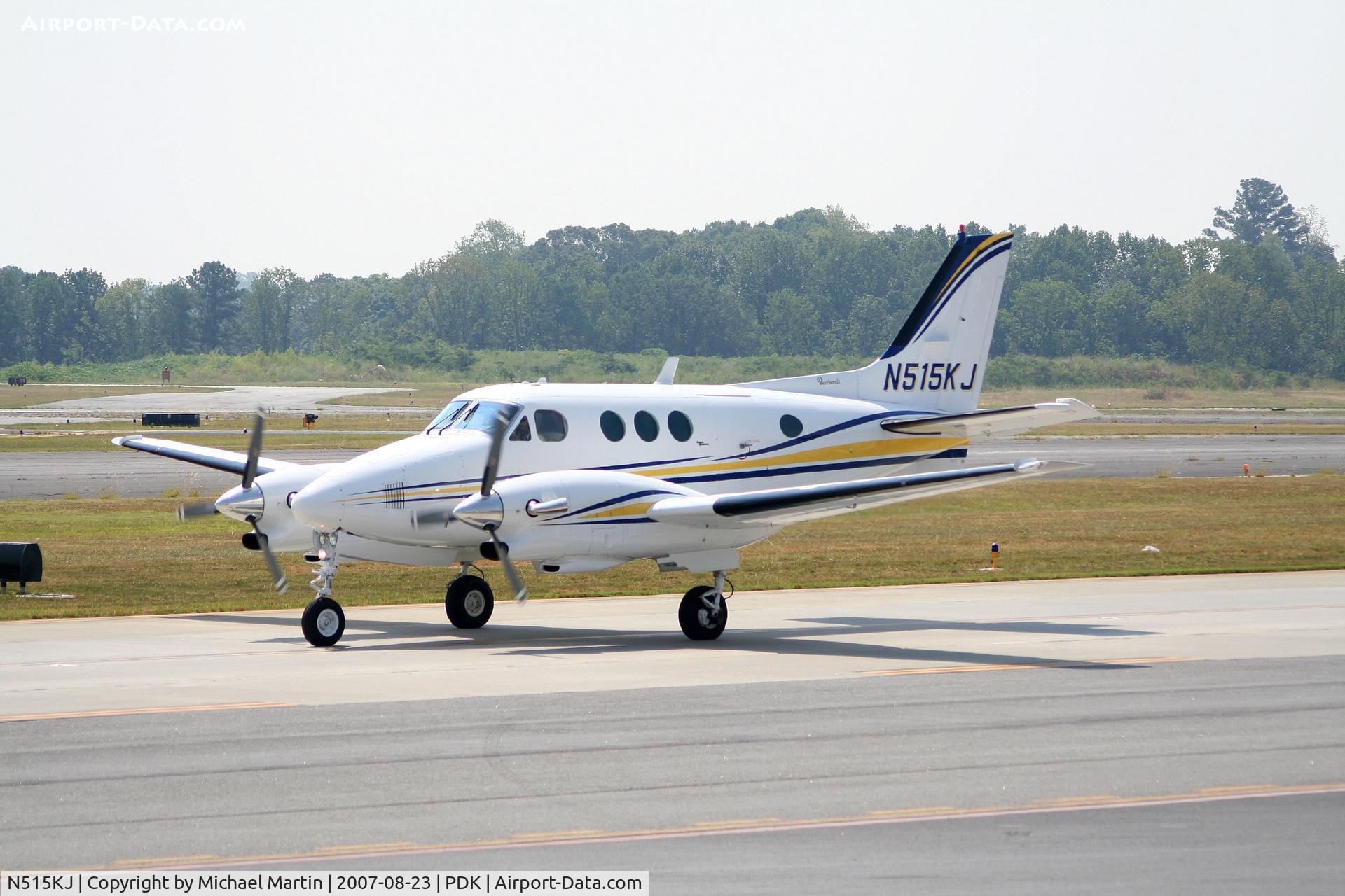 N515KJ, 1972 Beech C90 King Air C/N LJ-566, Taxing to Epps Air Service