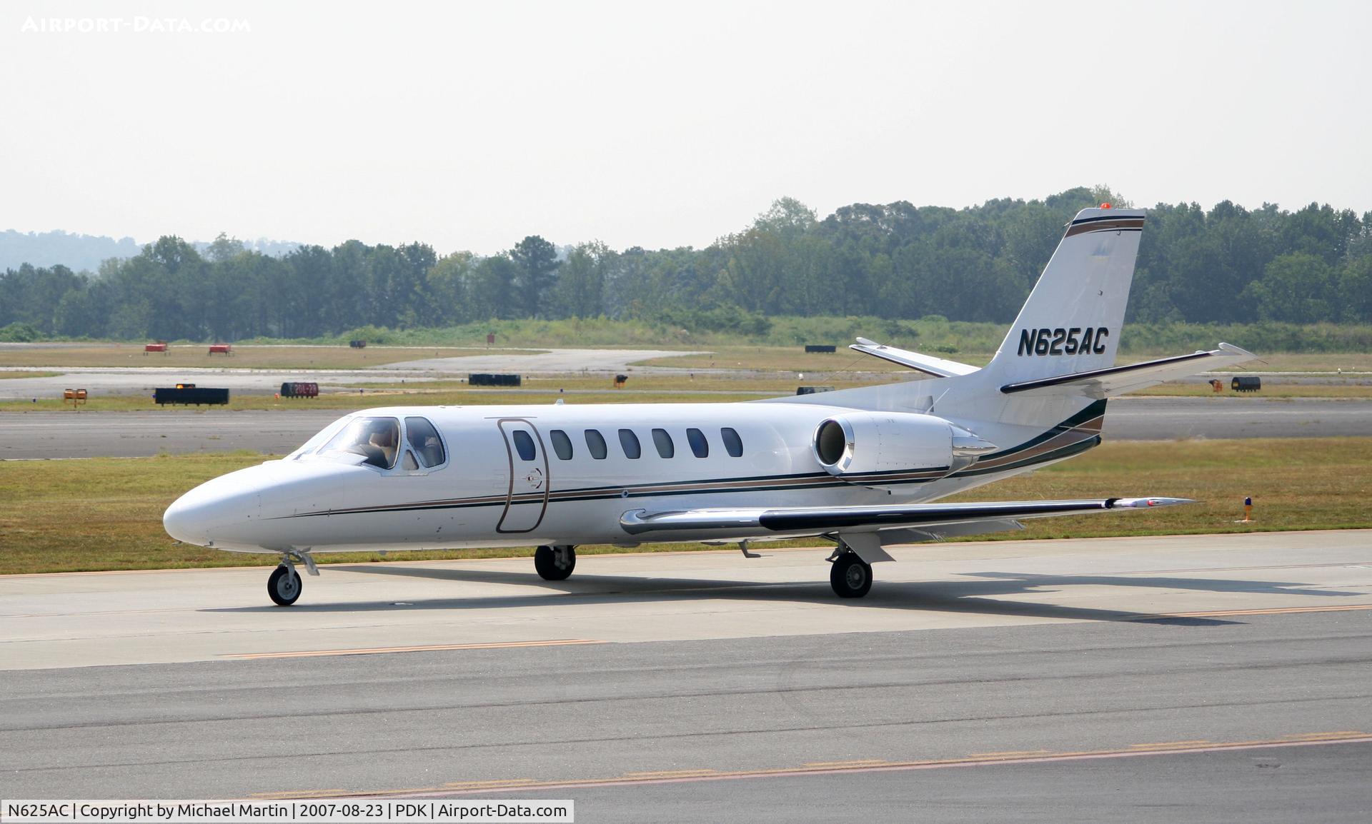 N625AC, 1994 Cessna 560 Citation V C/N 560-0251, Taxing to Epps Air Service