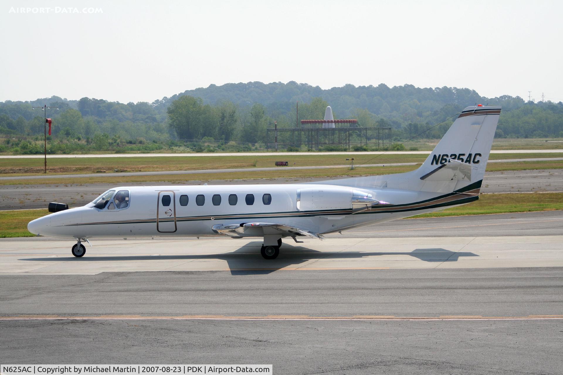 N625AC, 1994 Cessna 560 Citation V C/N 560-0251, Taxing to Epps Air Service