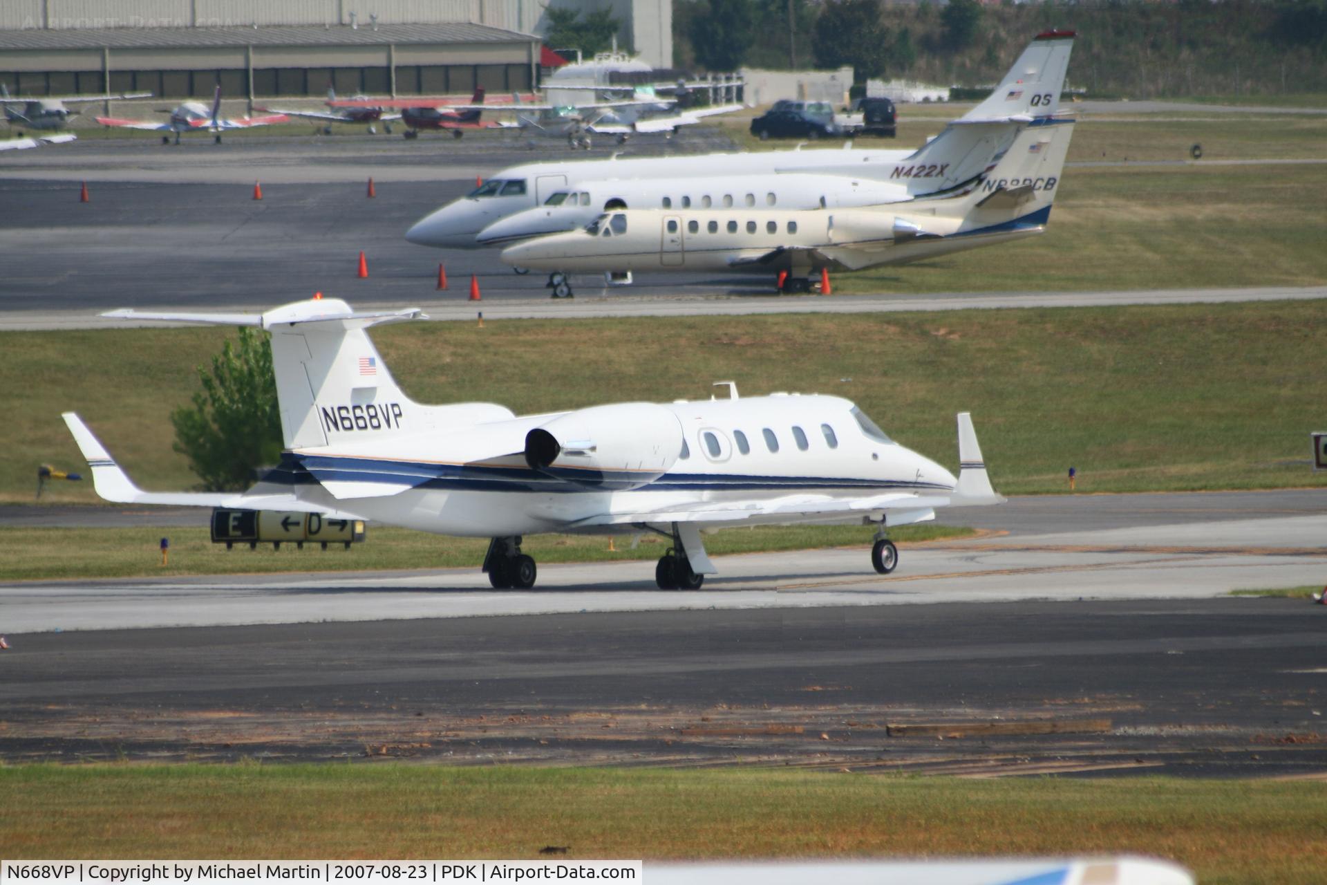 N668VP, 2001 Learjet Inc 31A C/N 31-232, Taxing to Runway 20L