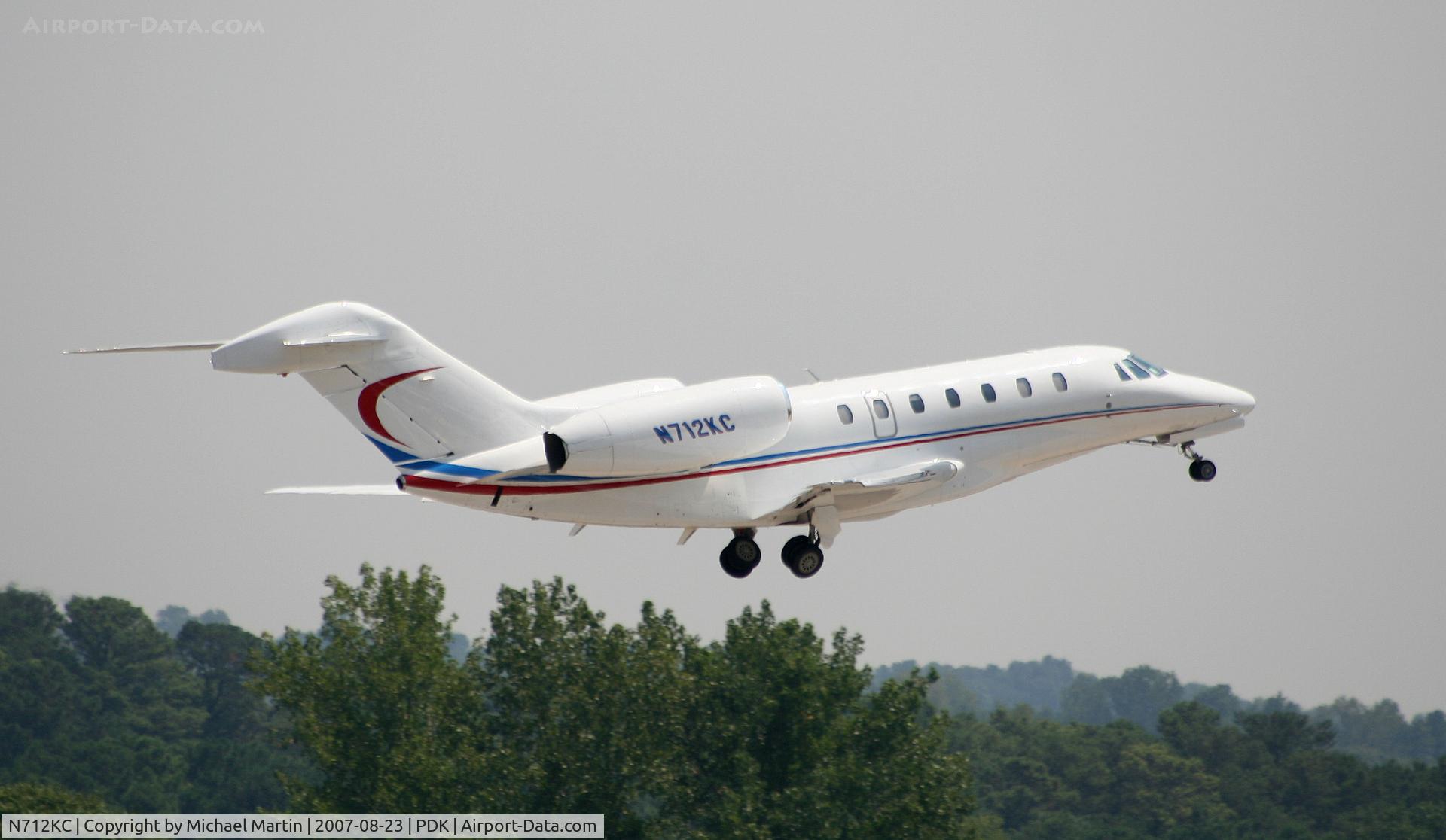 N712KC, 2006 Cessna 750 Citation X C/N 750-0255, Departing PDK enroute to HOU