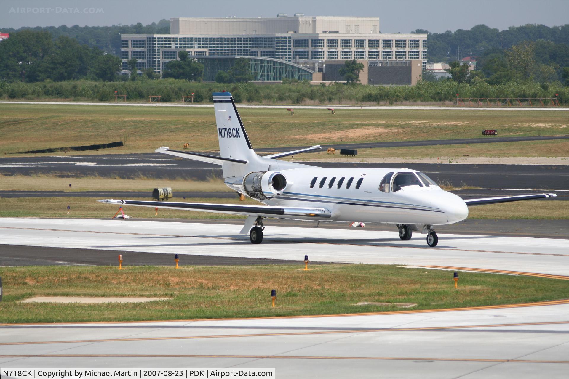 N718CK, 1982 Cessna 550 C/N 550-0368, Taxing back from runup area